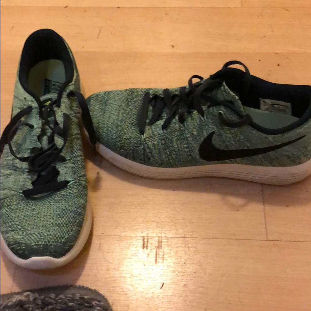 Nike running fly knits